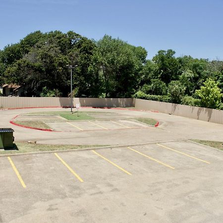 Executive Inn Of Arlington, Near At&T Stadium מראה חיצוני תמונה